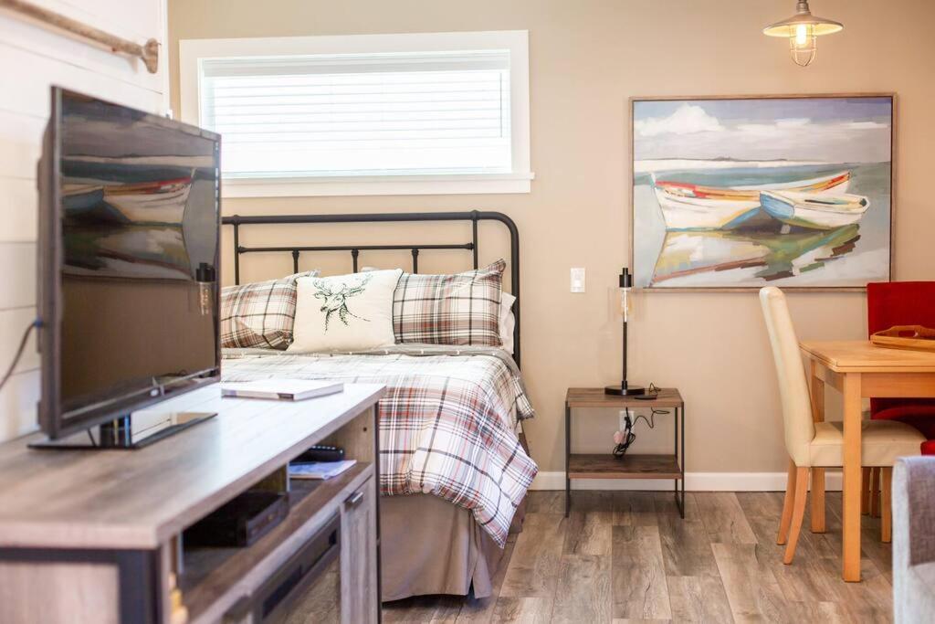 Raincoast Retreat At Shawnigan Lake! Extérieur photo