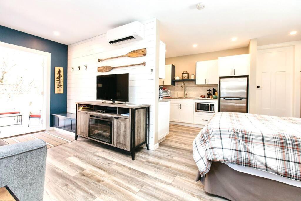 Raincoast Retreat At Shawnigan Lake! Extérieur photo