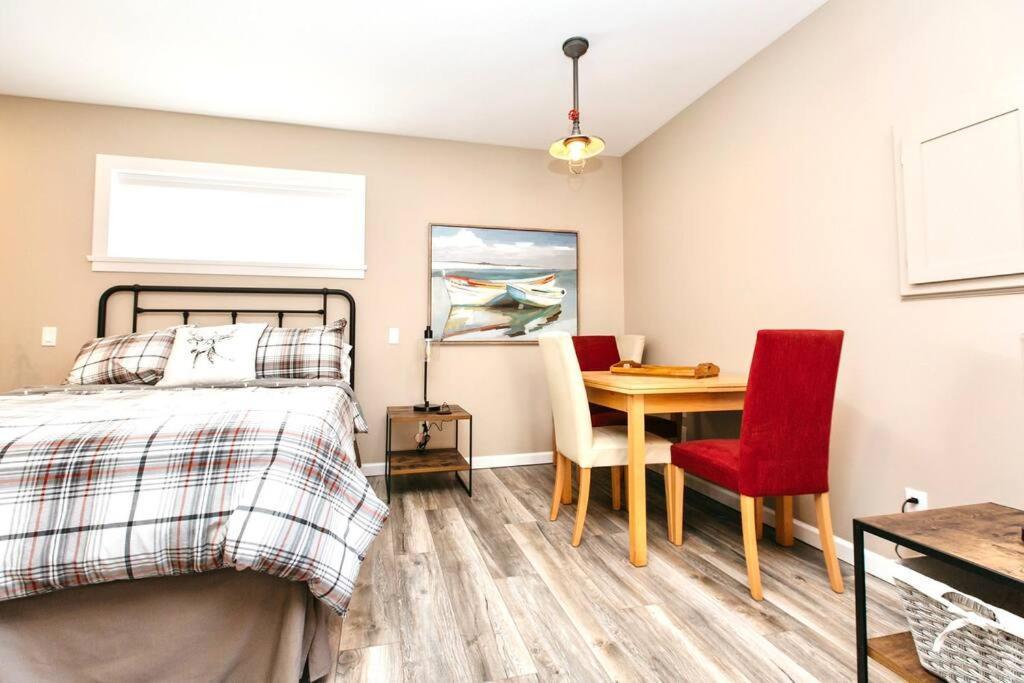 Raincoast Retreat At Shawnigan Lake! Extérieur photo
