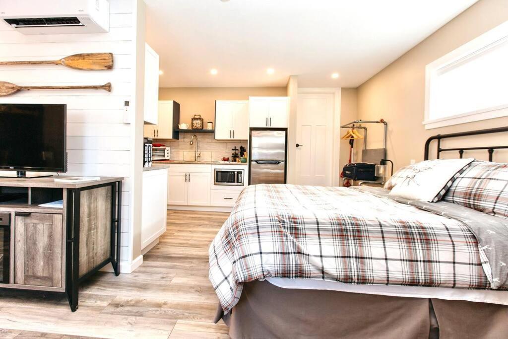 Raincoast Retreat At Shawnigan Lake! Extérieur photo